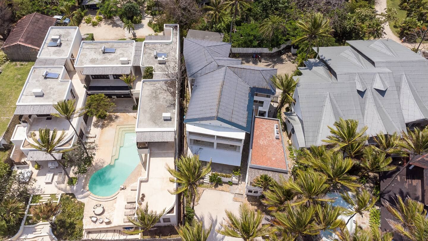 Blu Bay Apartment — exterior