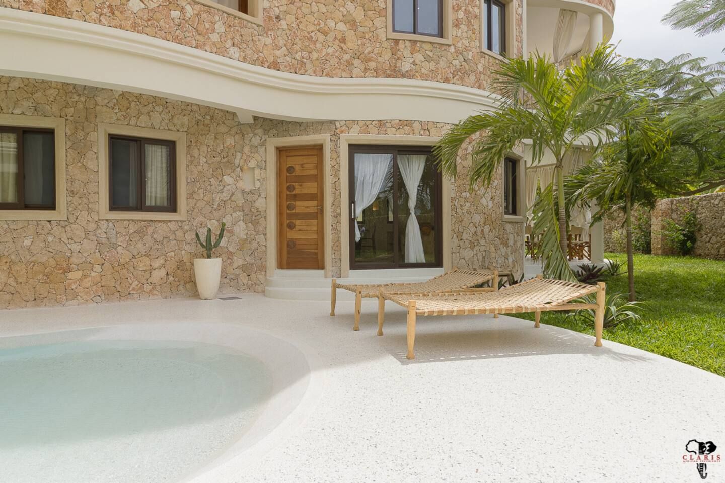 Dera Suite — exterior