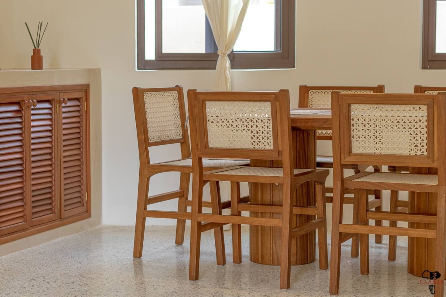 Dera Suite