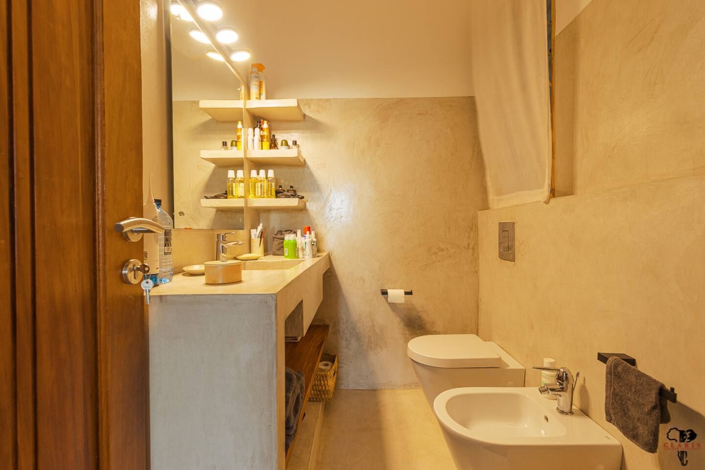 Pearl Apartment