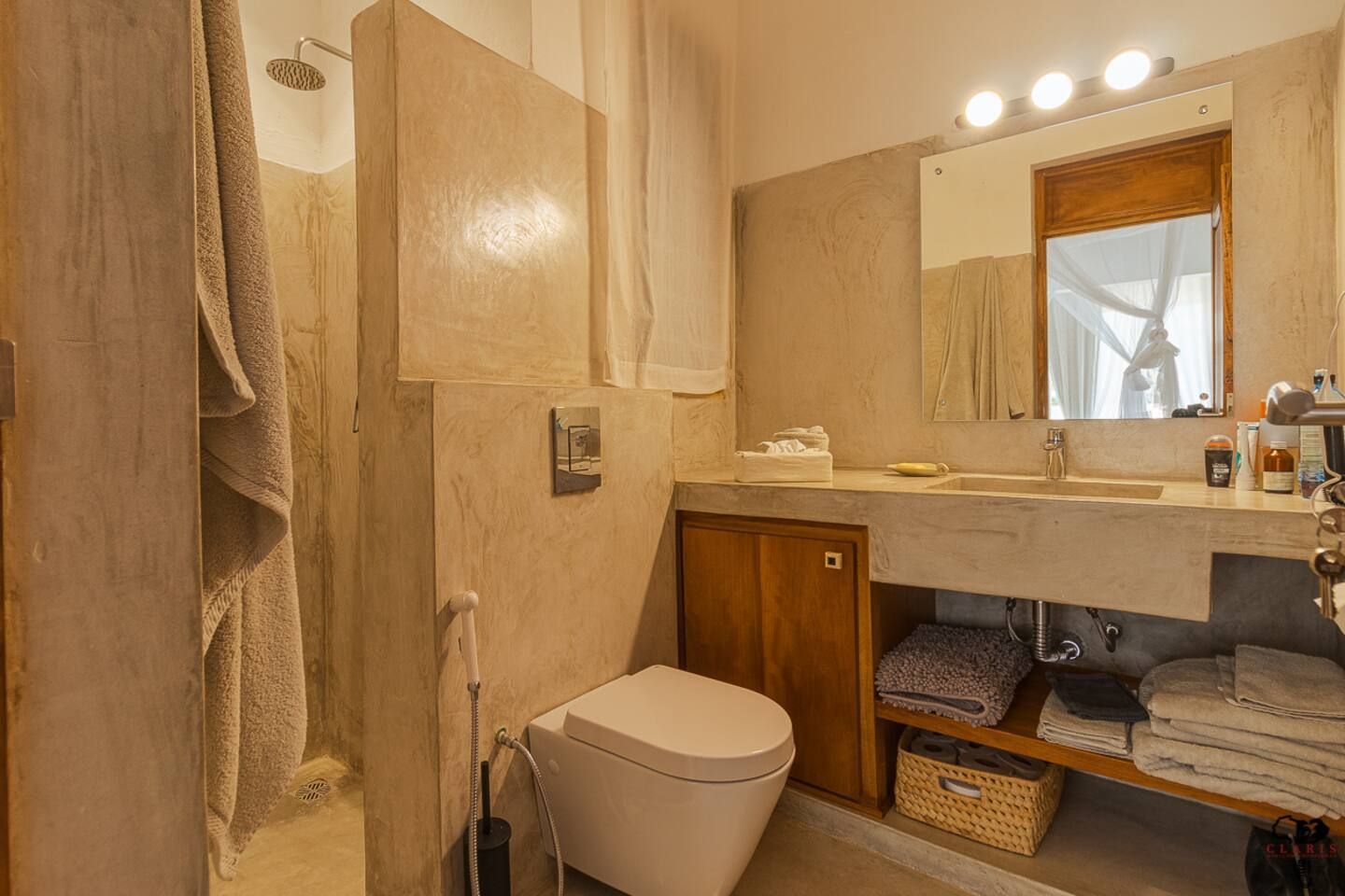 Pearl Apartment